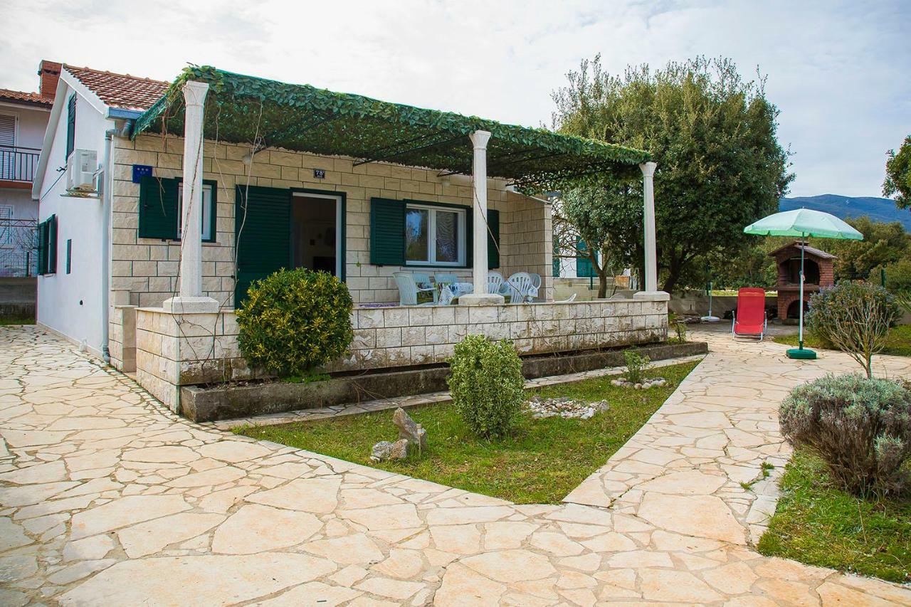 Holiday House "Kale" Drace Exterior photo